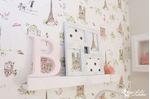 Quarto Bella em Paris prateleira