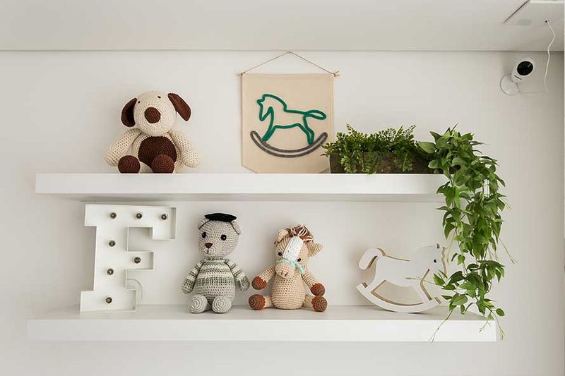 Quarto Floresta do Pippo prateleiras