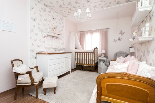 Quarto de Bebê Revoada de Borboletas