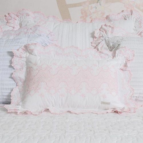 Almofada Retangular Babado Bordado Gardenia Rosa